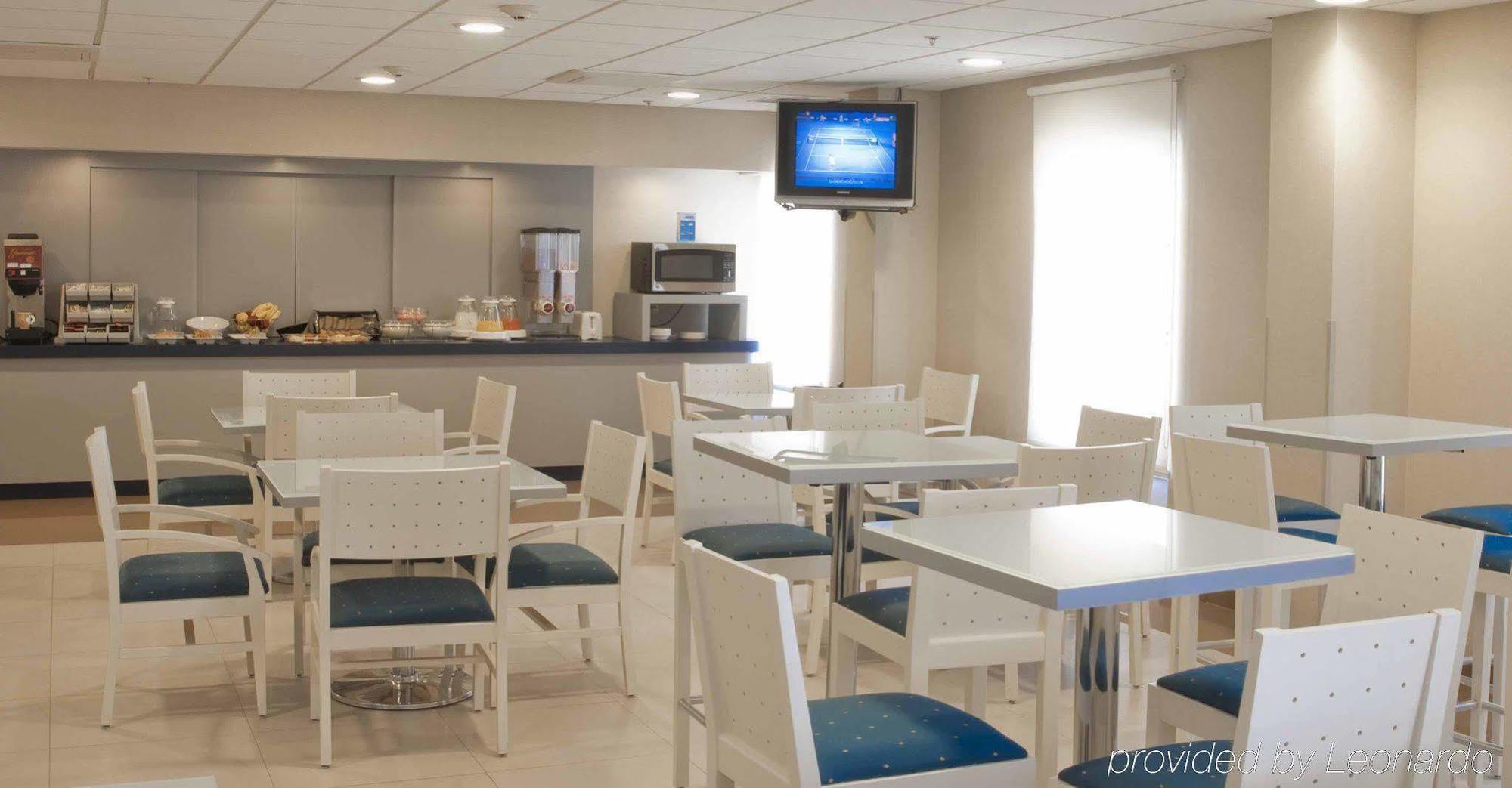 City Express By Marriott Puebla Angelopolis Restaurant photo